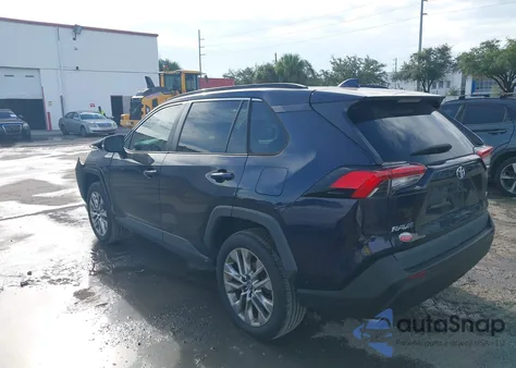 2020 Toyota Rav4 Xle Premium z USA, uszkodzony, nr VIN 2T3C1RFV3LC082616